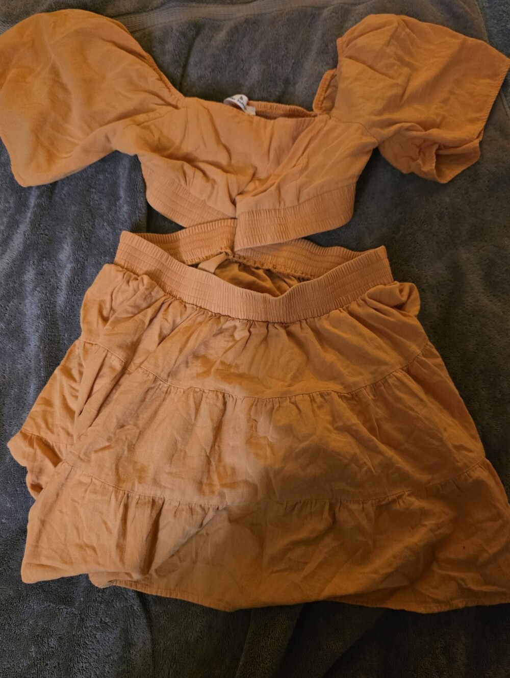 Shy Velvet Orange CrossOver Waist Pleated Dress With Puff Sleeves . Size Large